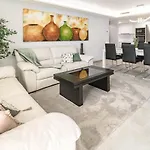 Apartment Infinity 3br & Parking 2p Estepona