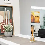 Infinity 3br & Parking 2p Apartment *
