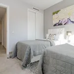 Infinity 3br & Parking 2p Estepona