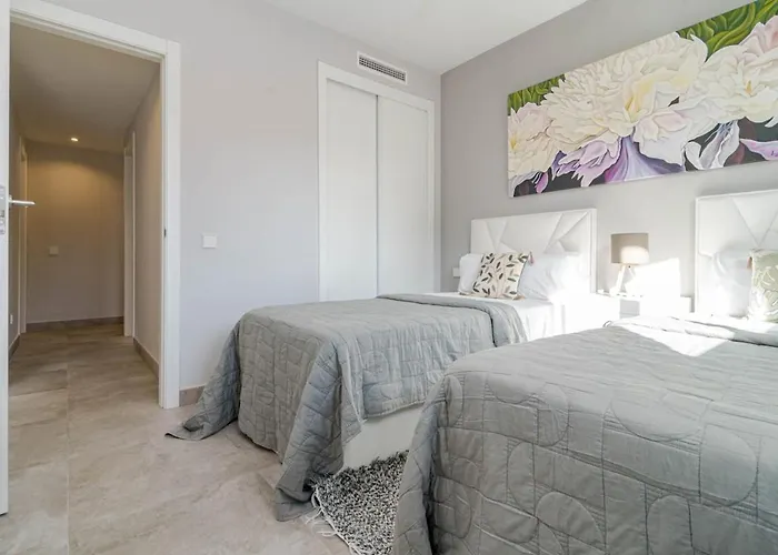 Infinity 3br & Parking 2p Estepona