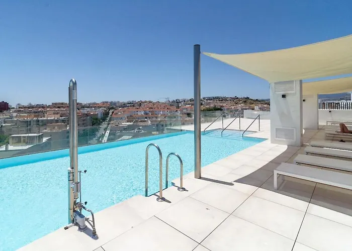 Infinity 3br & Parking 2p דירה *