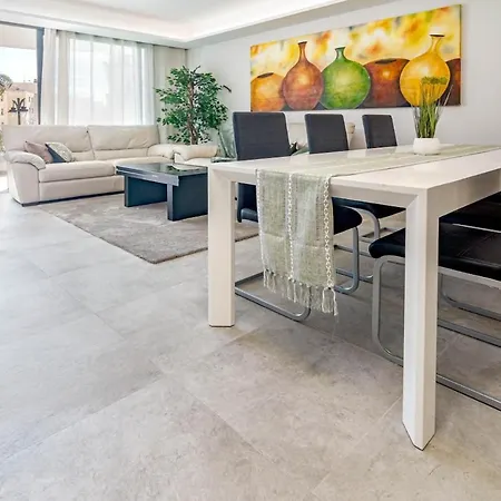 Apartmán Infinity 3br & Parking 2p Estepona